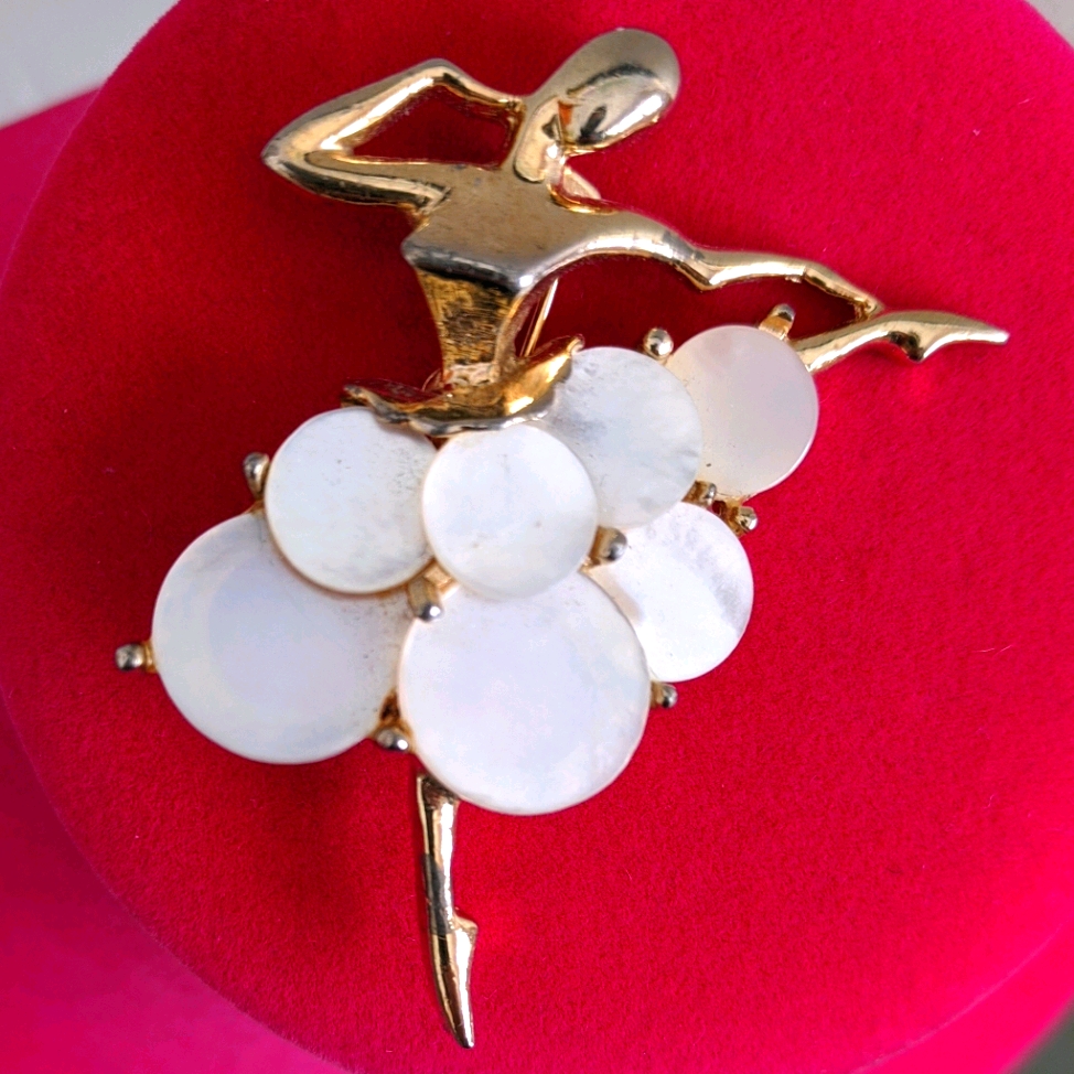 Dancer Brooch!